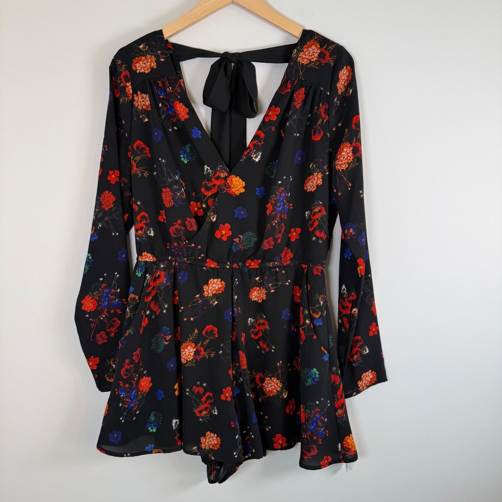 NEW GB Cinnamon Girl Floral Long‎ Sleeve Romper Small Black V-Neck Tie Back NWT
